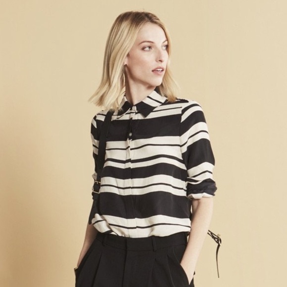 Frame Denim Tops - FRAME Essential Striped Silk Blouse in Noir Sculpture Stripe